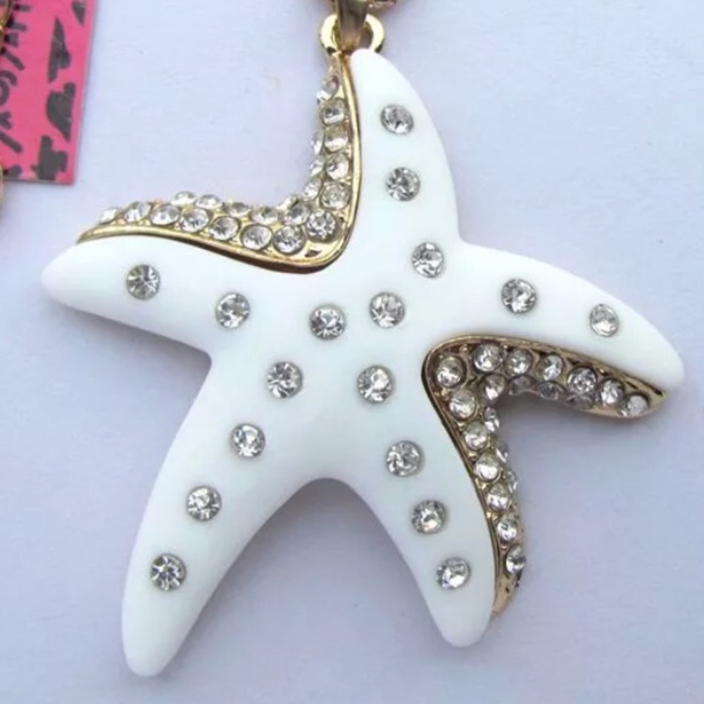 White rhinestone enamel starfish necklace